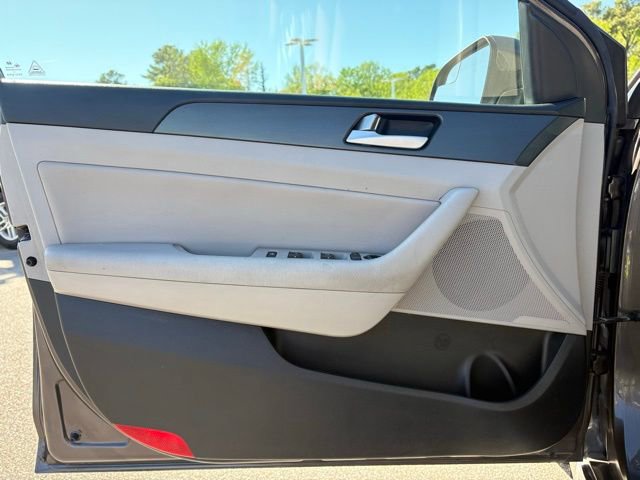 Used 2017 Hyundai Sonata Sport w/ Value Edition Package 02 FWD image 10
