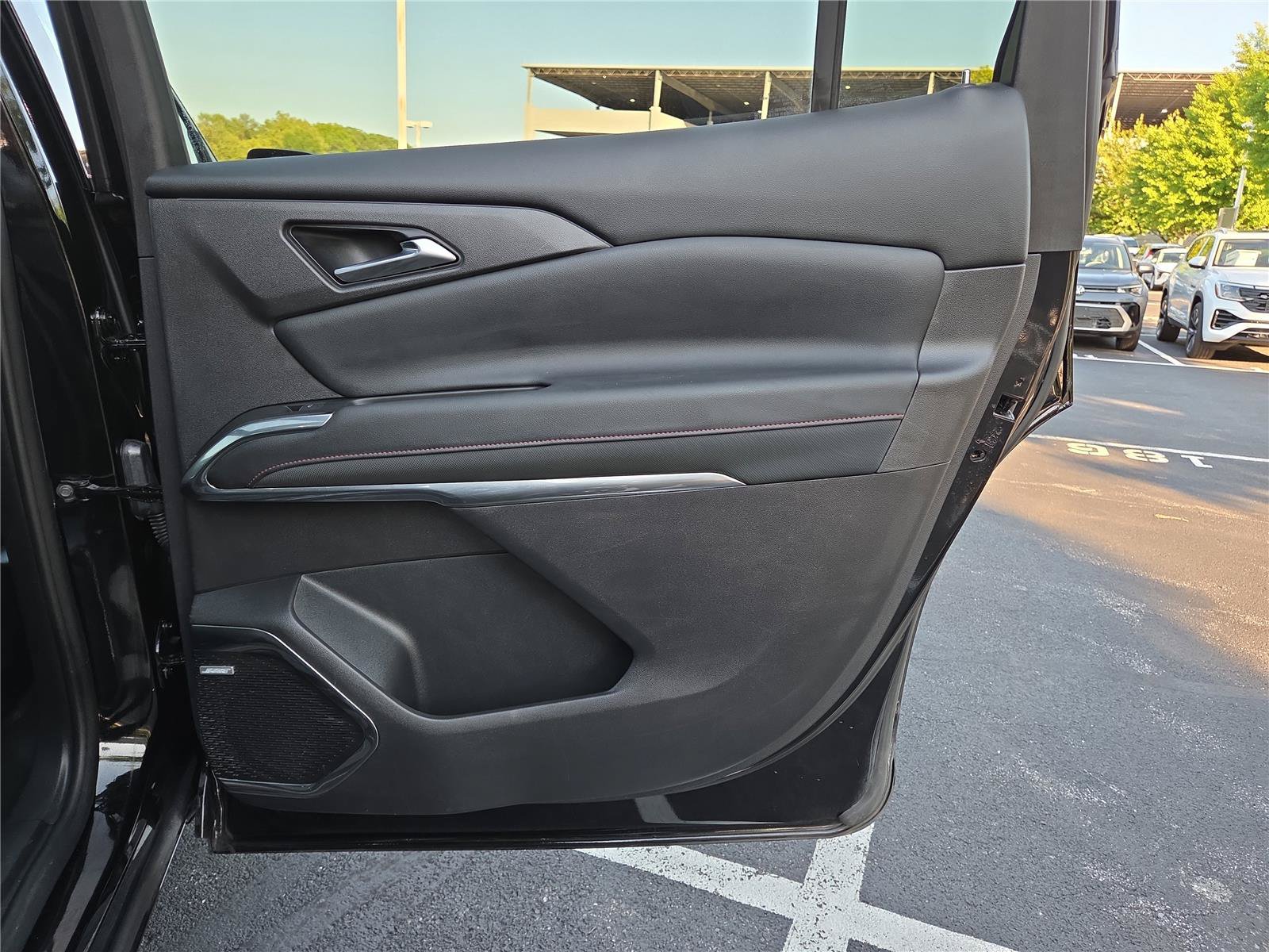Used 2024 Chevrolet Traverse RS AWD/4WD image 31