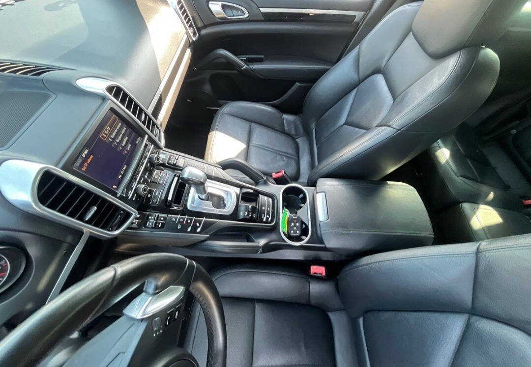 Used 2012 Porsche Cayenne image 17