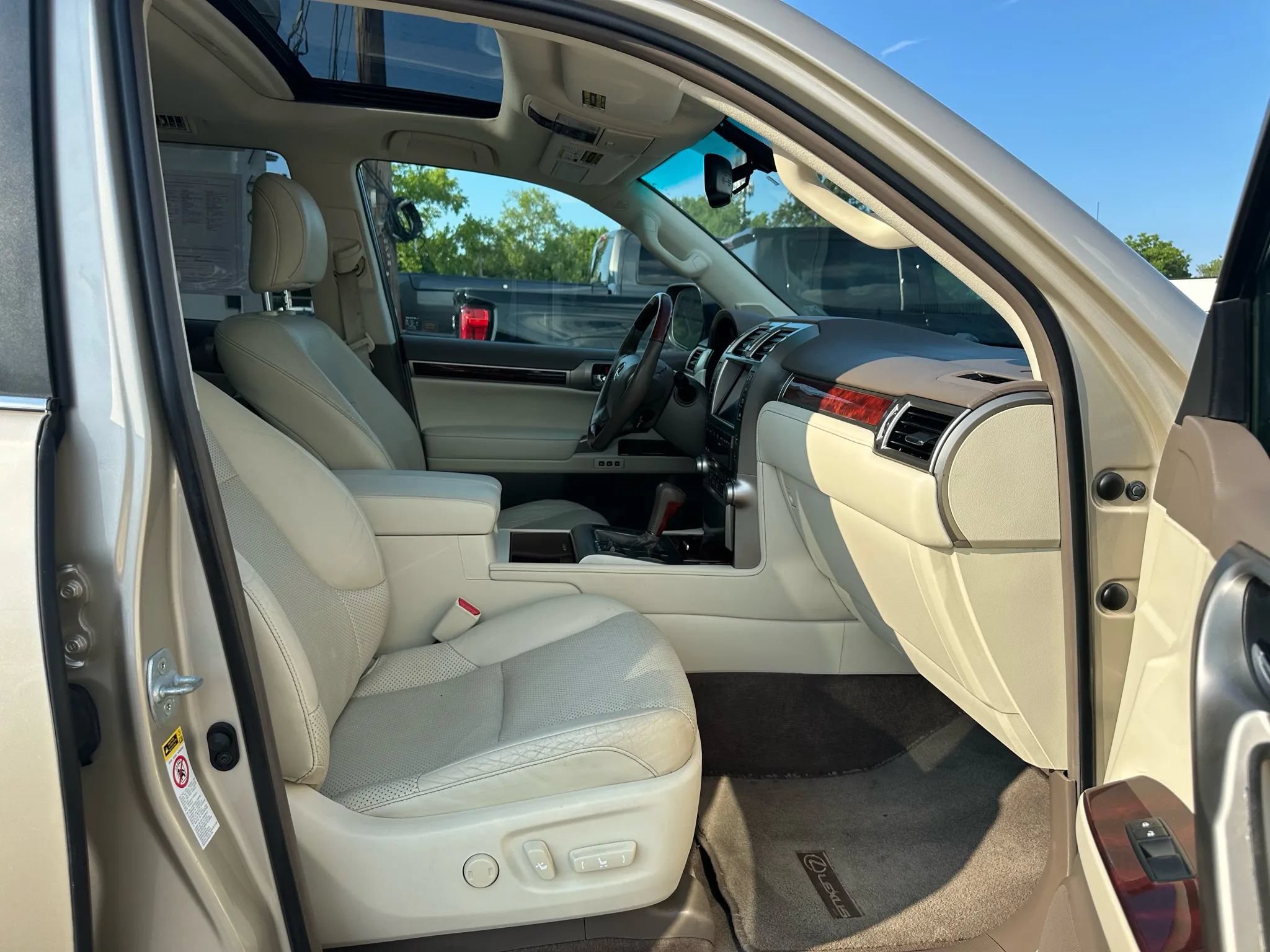Used 2011 Lexus GX 460 w/ Comfort Plus Pkg AWD/4WD image 28