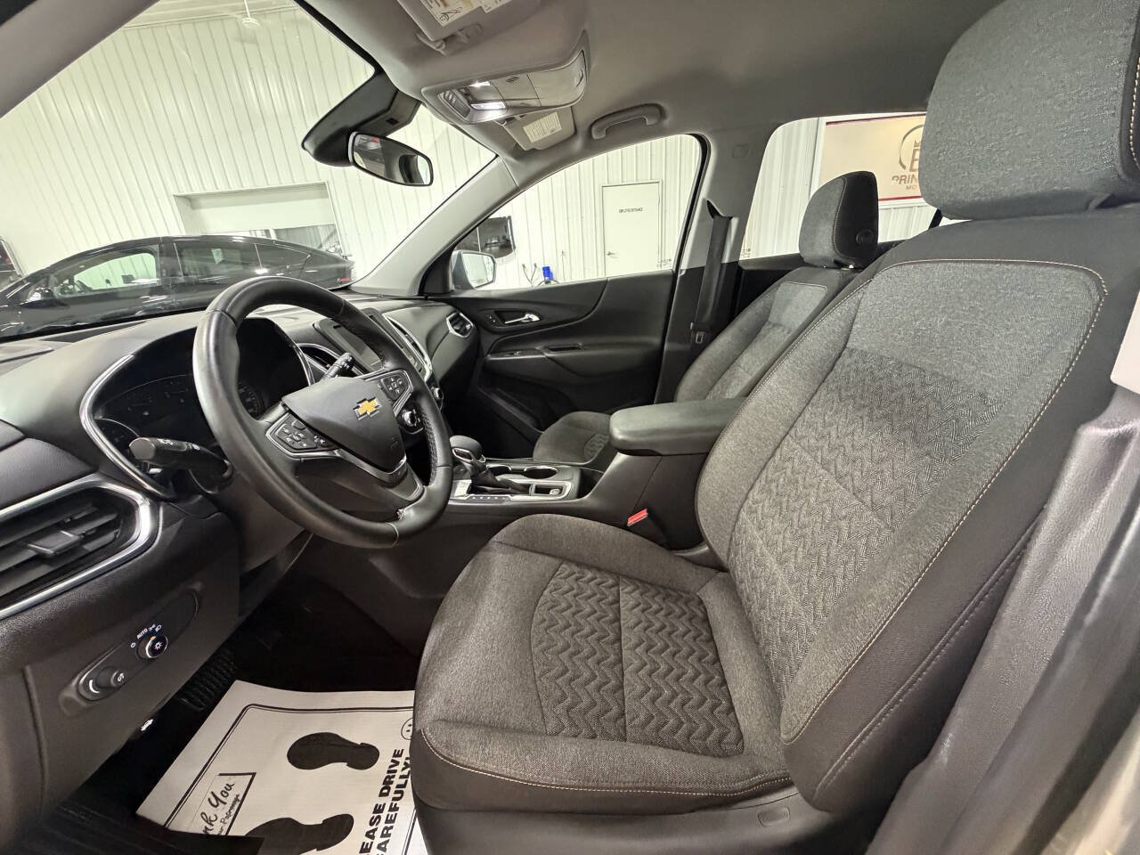 Used 2023 Chevrolet Equinox LT FWD image 9