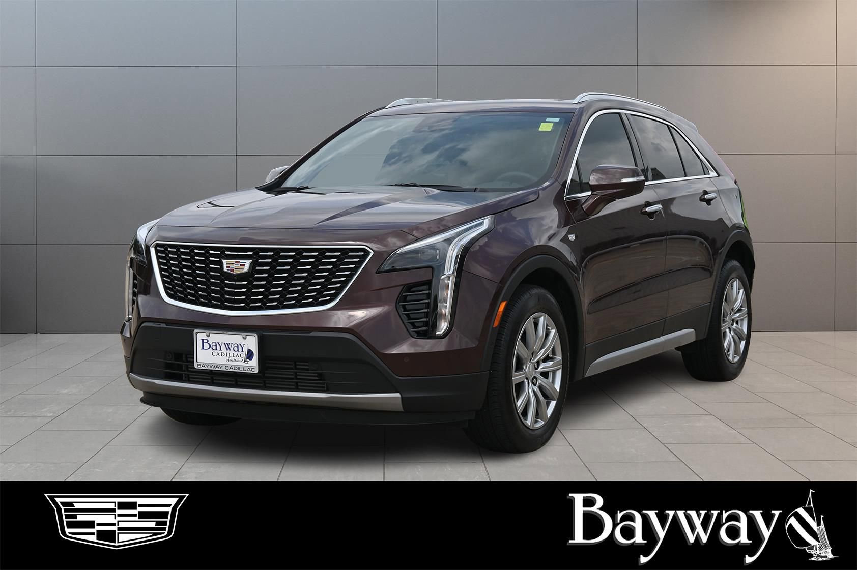 Used 2022 Cadillac XT4 Premium Luxury w/ Enhanced Visibility Package FWD image 1
