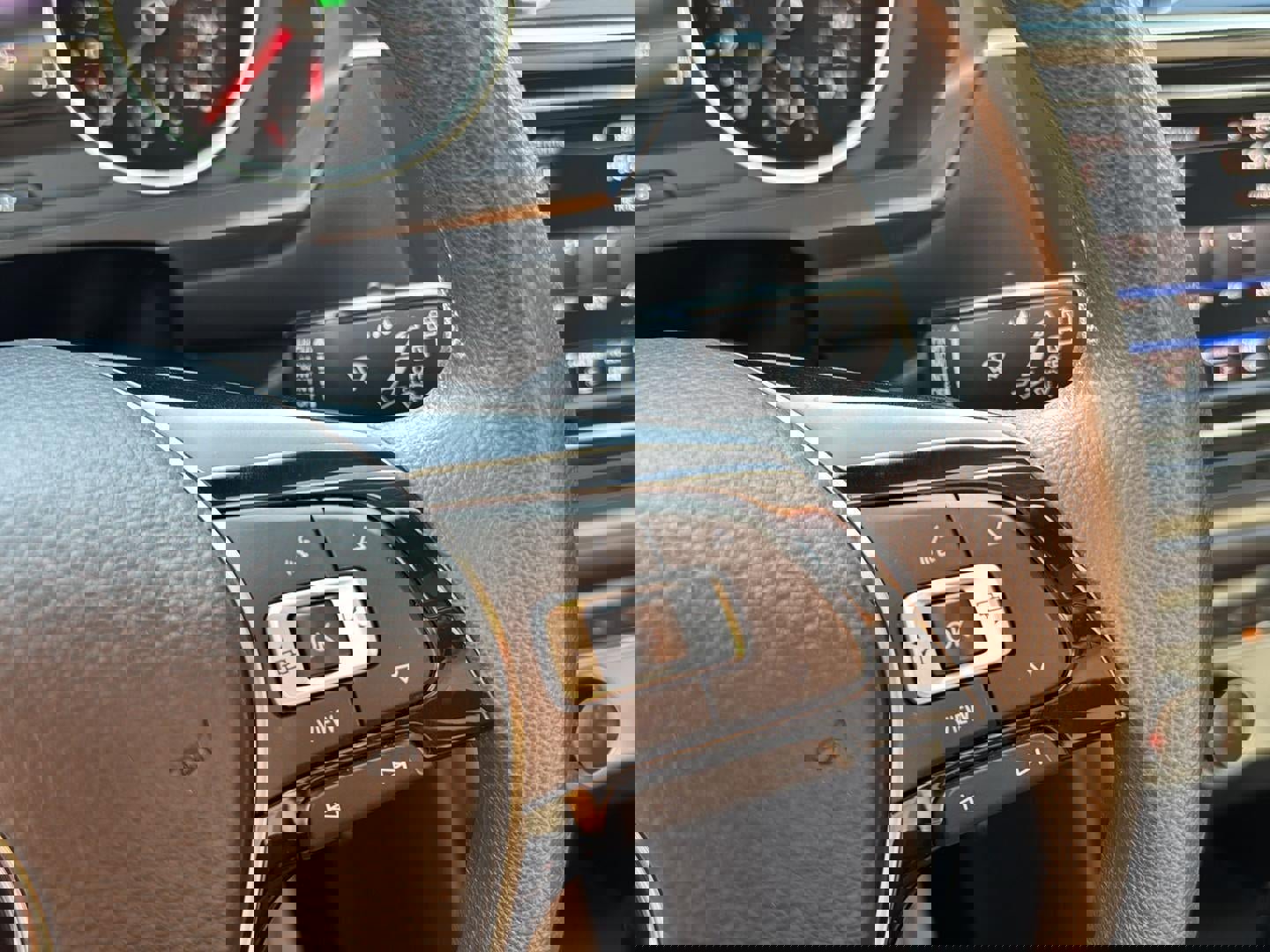 Used 2020 Volkswagen Tiguan S image 10