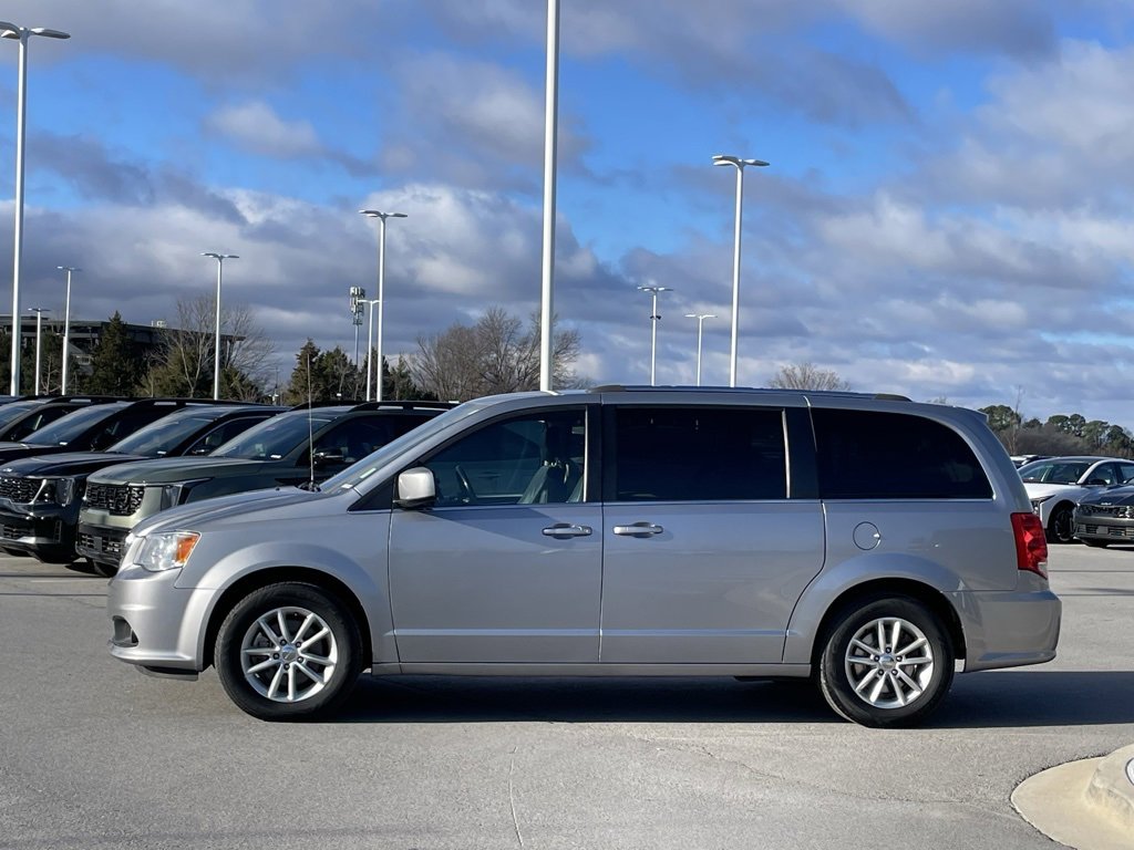 Used 2019 Dodge Grand Caravan SXT image 4