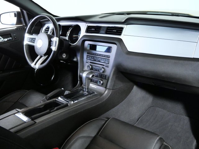 Used 2010 Ford Mustang Coupe RWD image 11