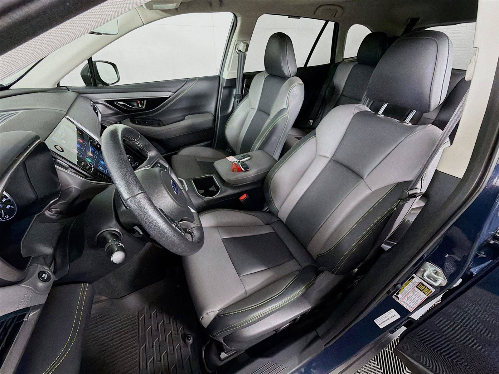 Used 2023 Subaru Outback Onyx Edition AWD/4WD image 2