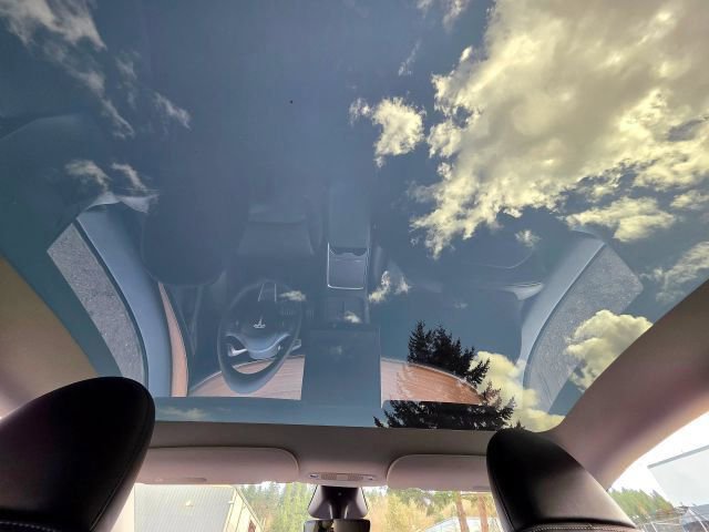 Used 2023 Tesla Model Y Performance image 20