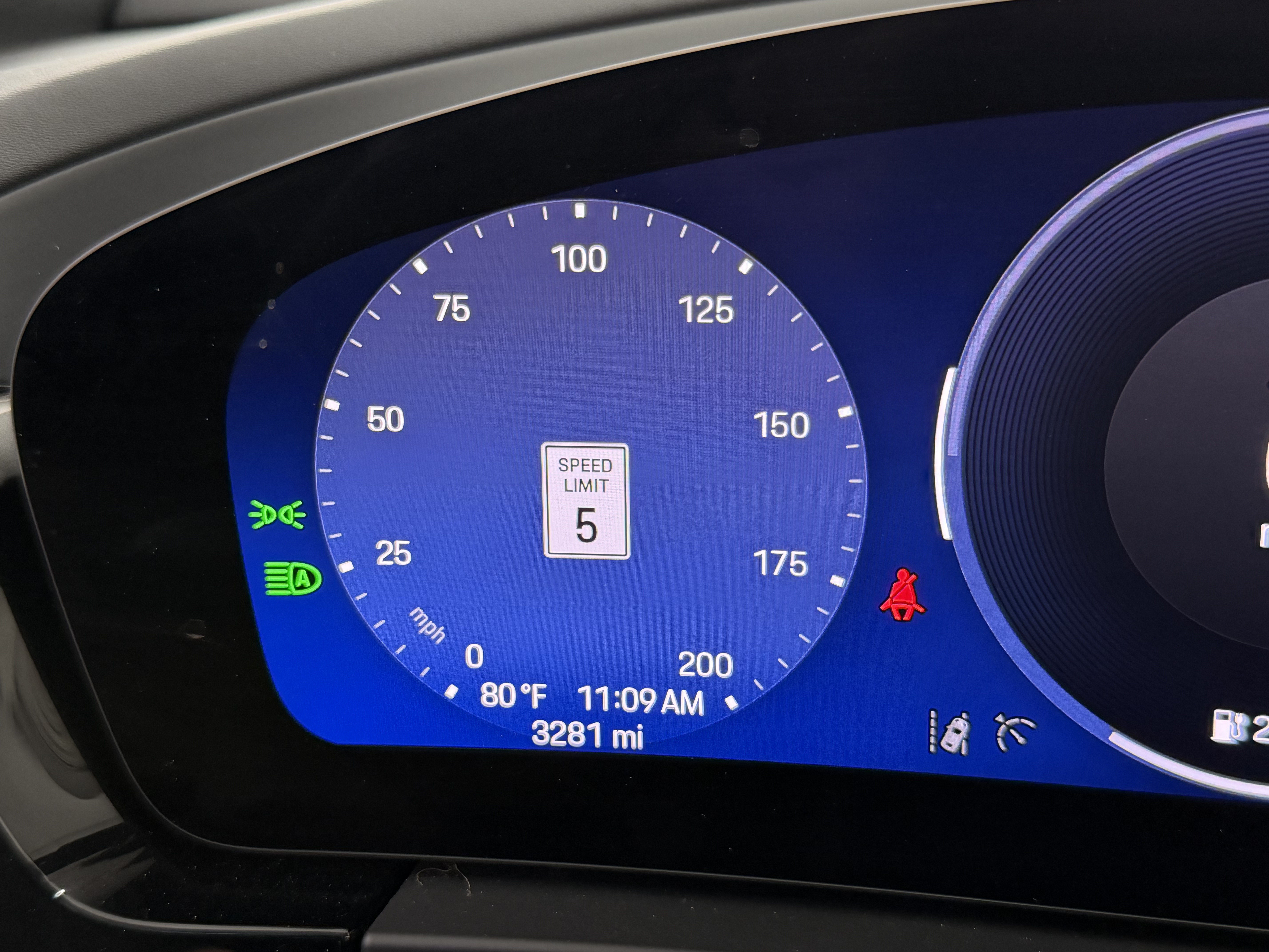 Certified 2025 Porsche Macan Electric RWD image 53