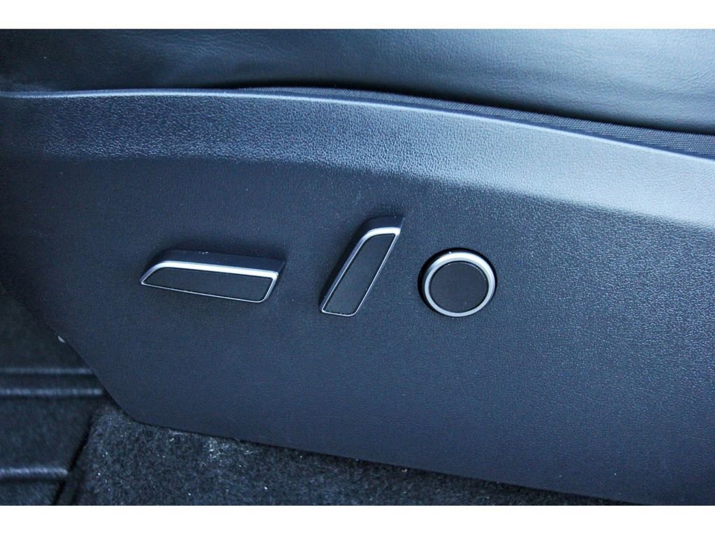 Used 2023 Tesla Model Y Performance image 25