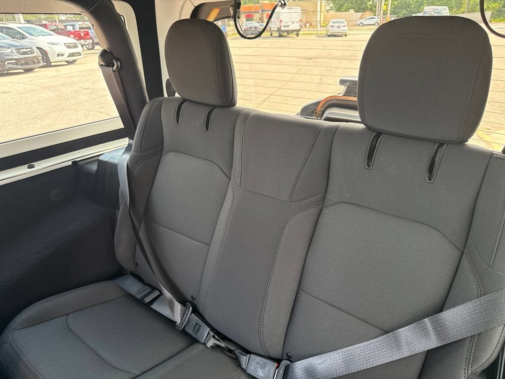 Used 2023 Jeep Wrangler Sport AWD/4WD image 34