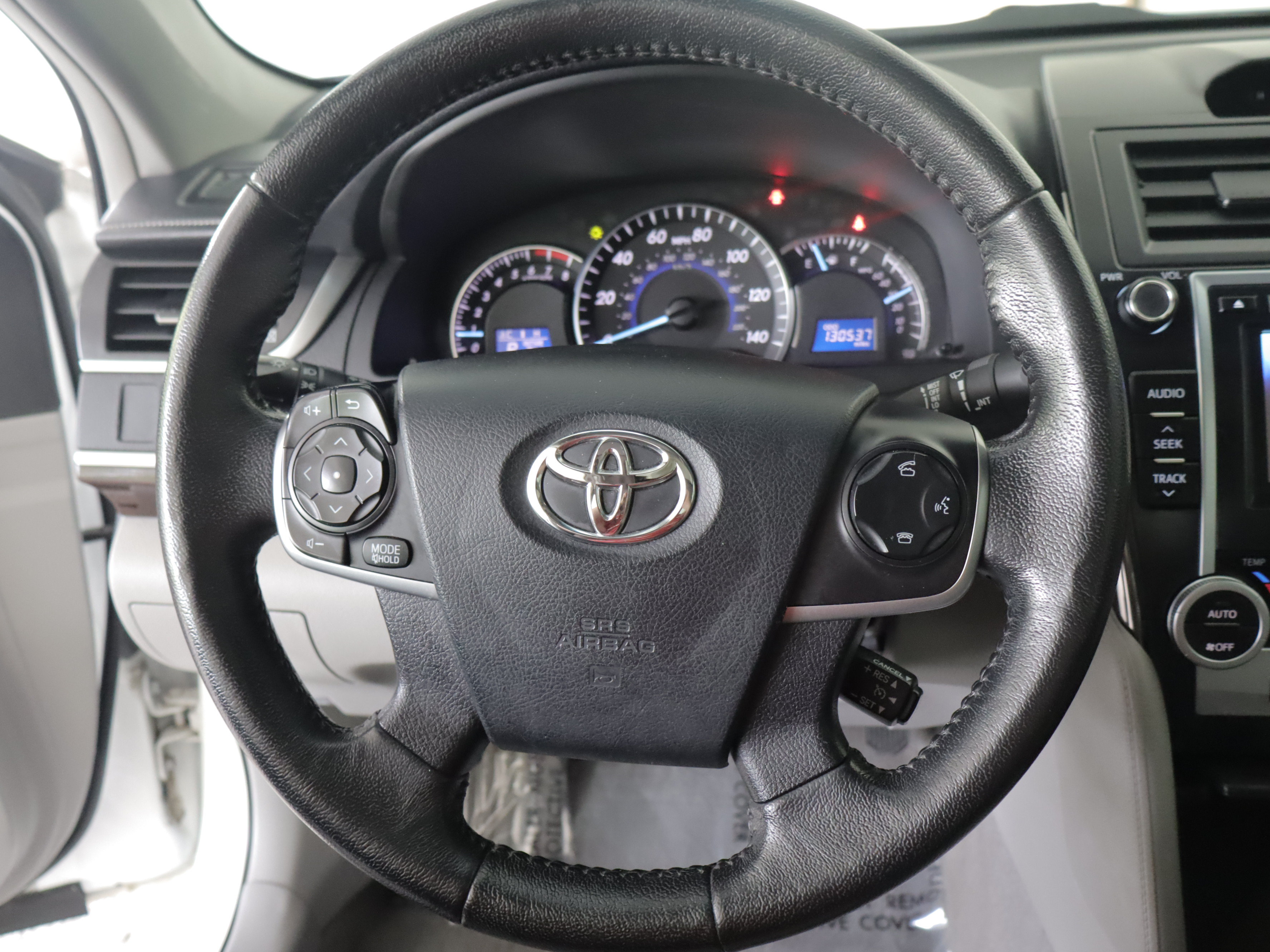 Used 2012 Toyota Camry XLE w/ Convenience Pkg FWD image 14