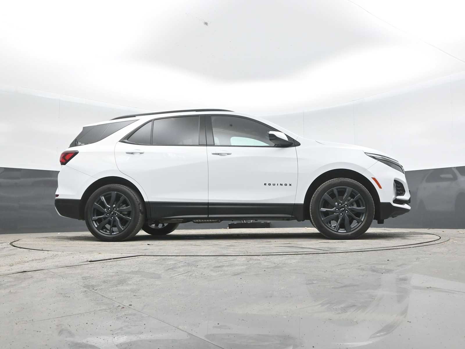 Used 2022 Chevrolet Equinox RS AWD/4WD image 44