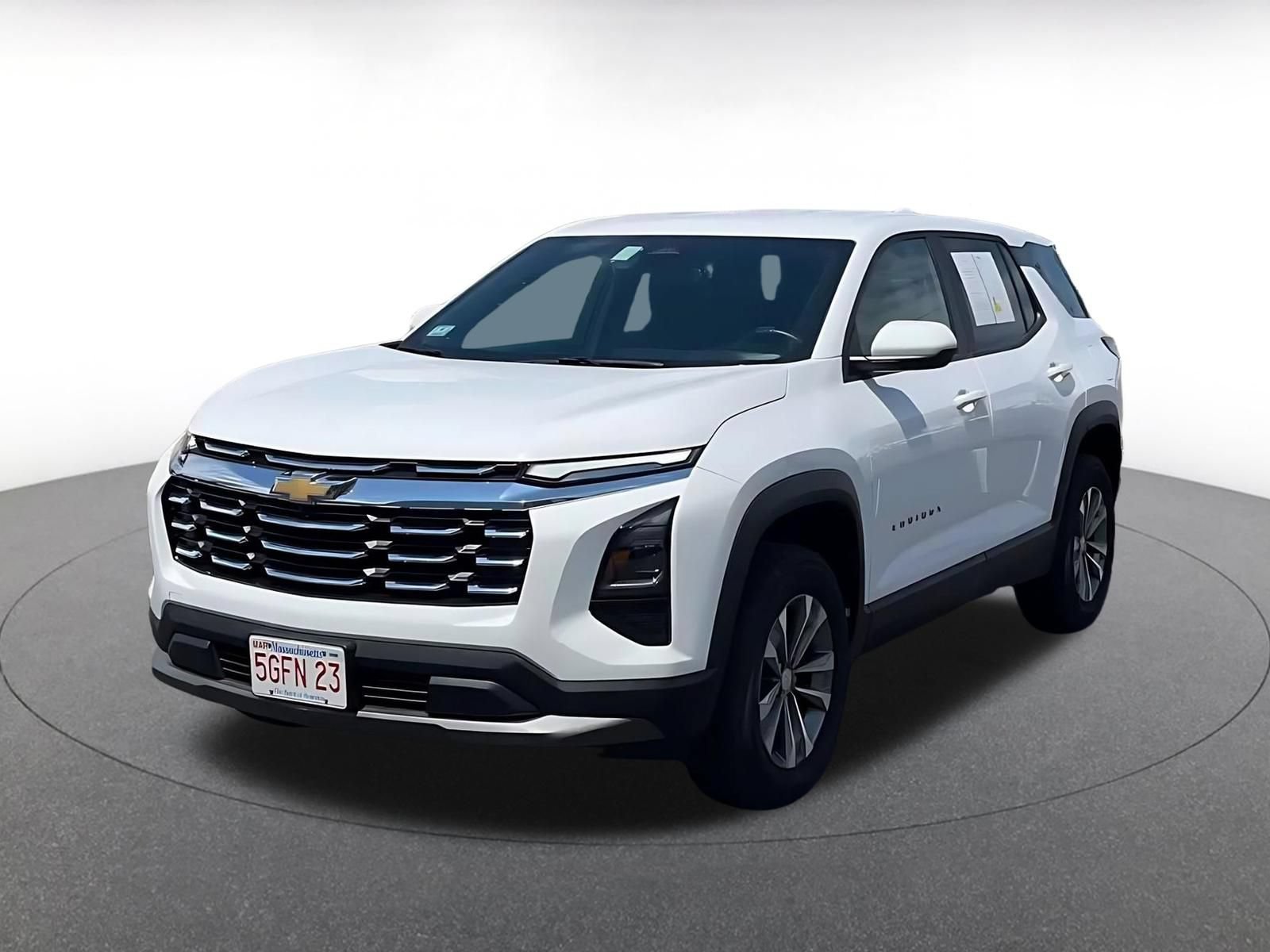 Used 2025 Chevrolet Equinox LT FWD image 4
