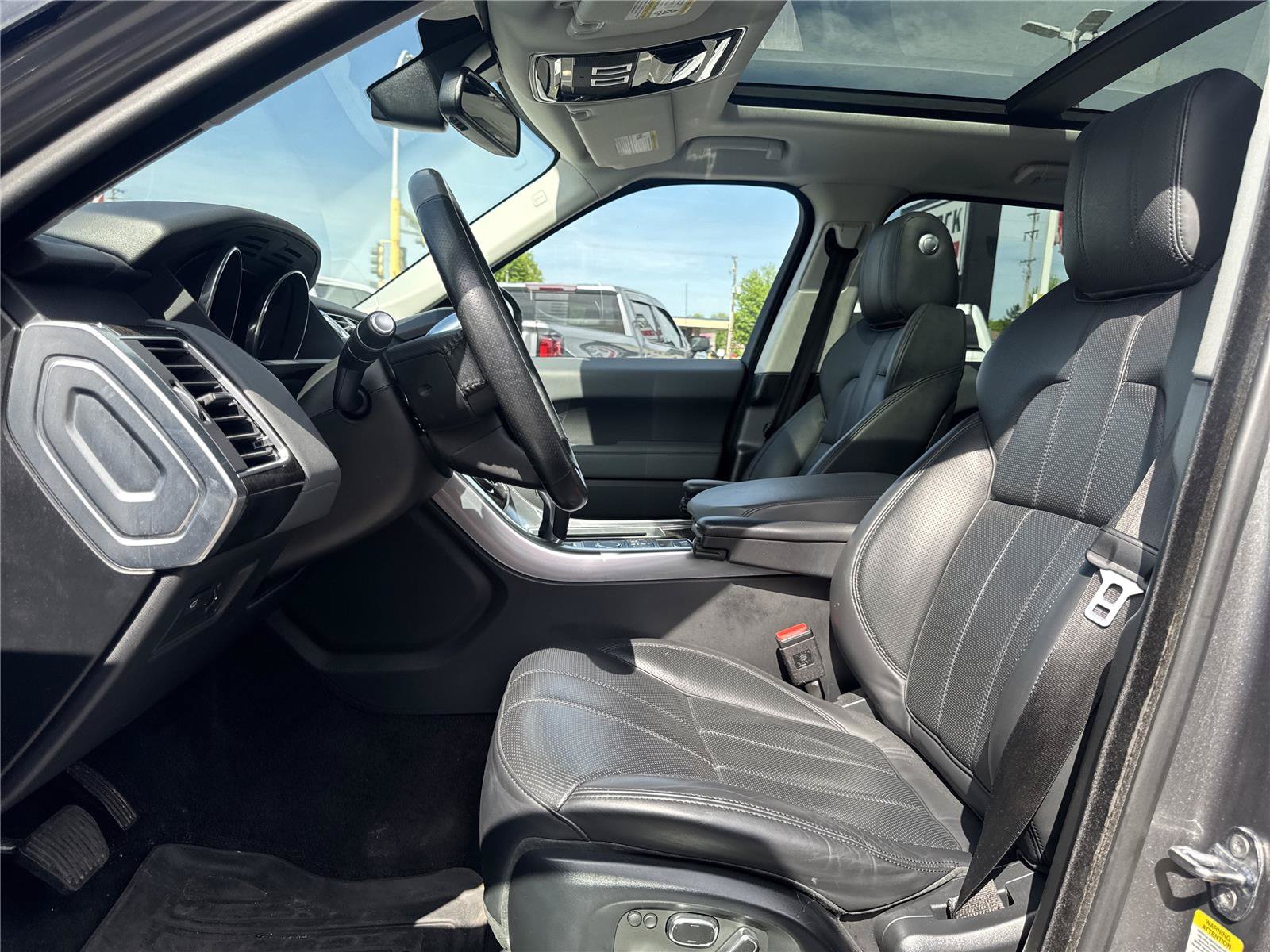 Used 2015 Land Rover Range Rover Sport HSE AWD/4WD image 17