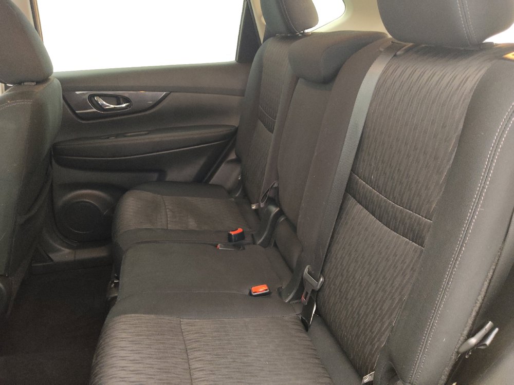Used 2019 Nissan Rogue SV FWD image 18