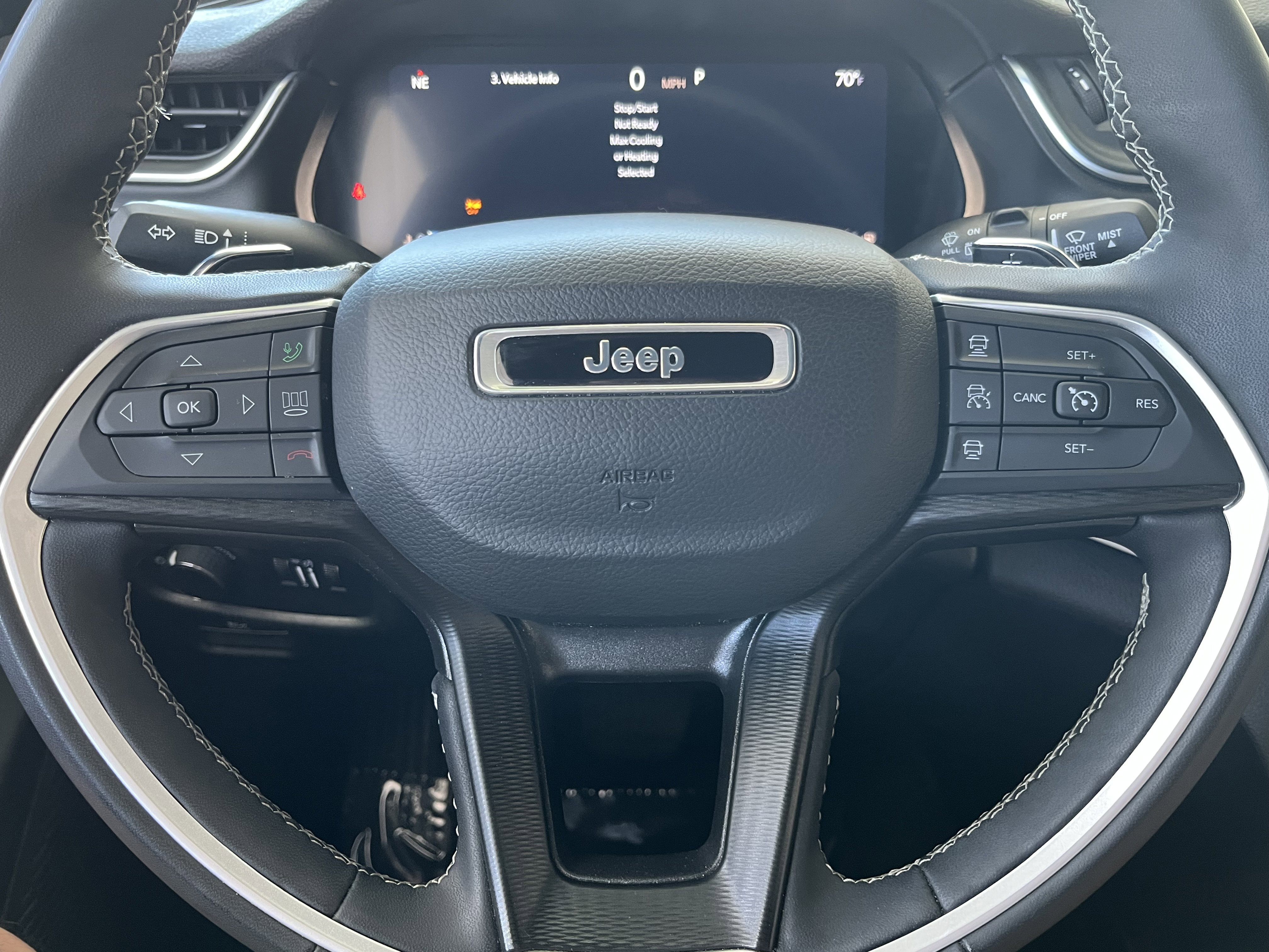 Used 2024 Jeep Grand Cherokee Altitude image 22