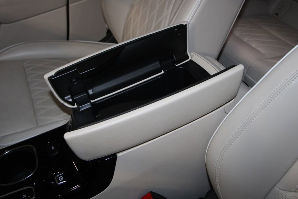 Used 2023 Buick Envision Avenir image 23