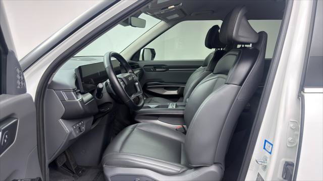 Used 2024 Kia EV9 Light Long Range RWD image 14