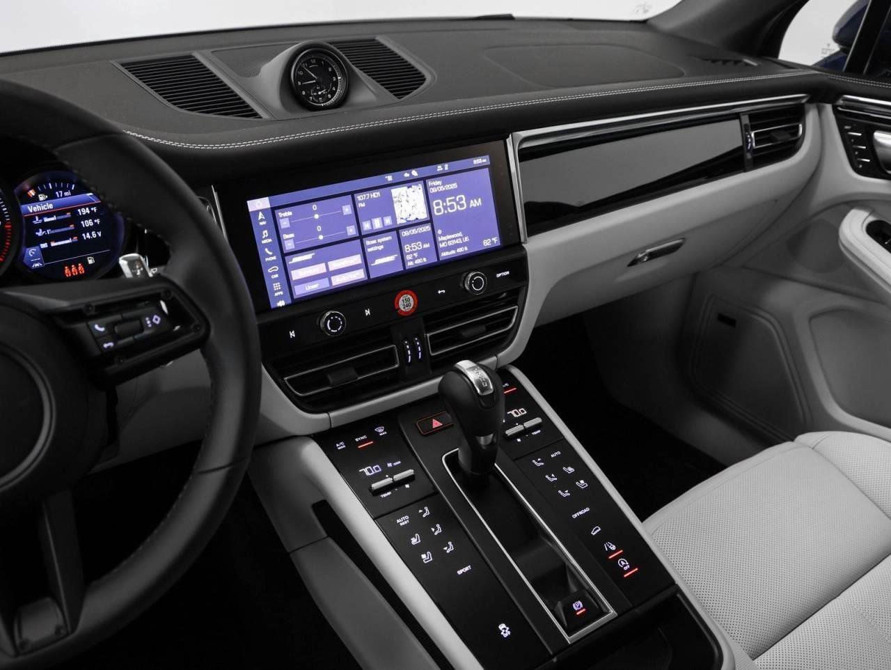 New 2025 Porsche Macan image 28