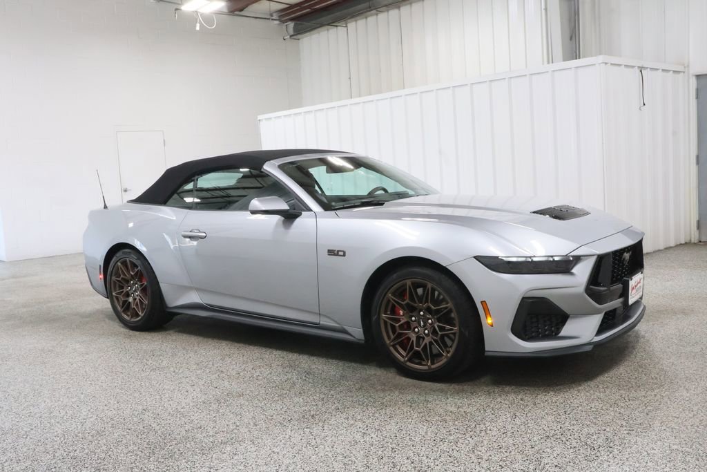 Used 2025 Ford Mustang GT Premium w/ GT Performance Package RWD image 2