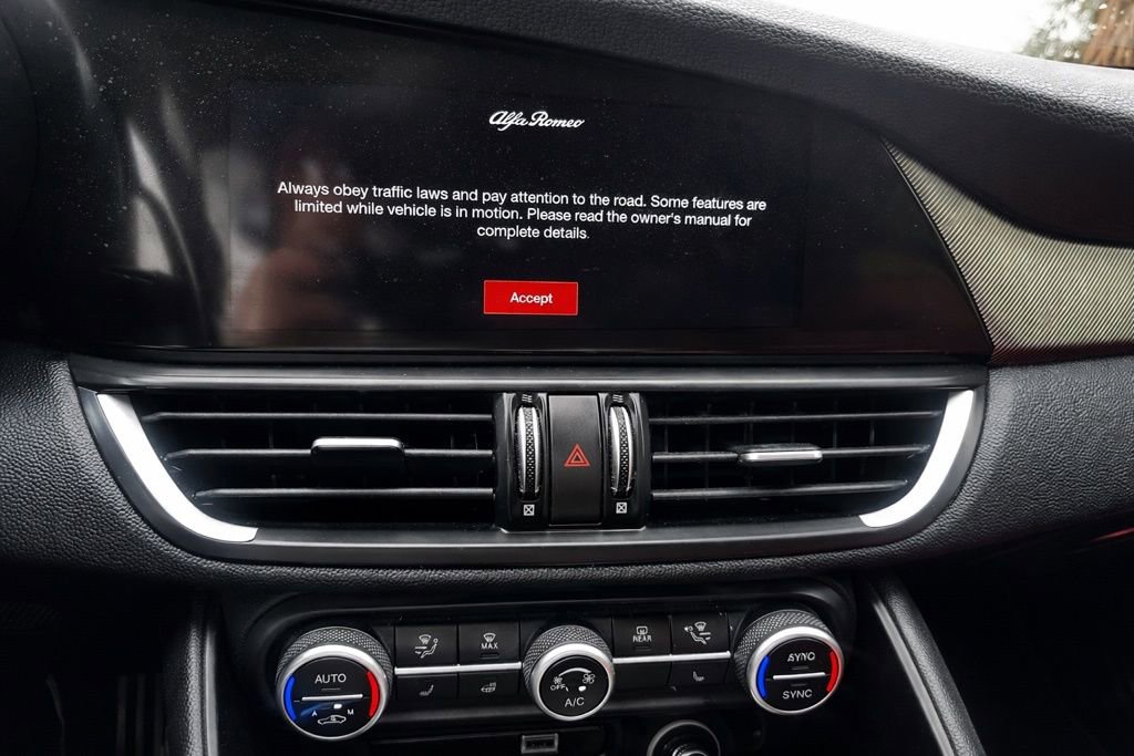 Used 2023 Alfa Romeo Giulia Veloce image 18