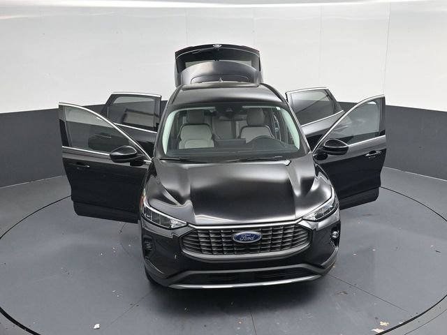 Used 2025 Ford Escape SE image 56