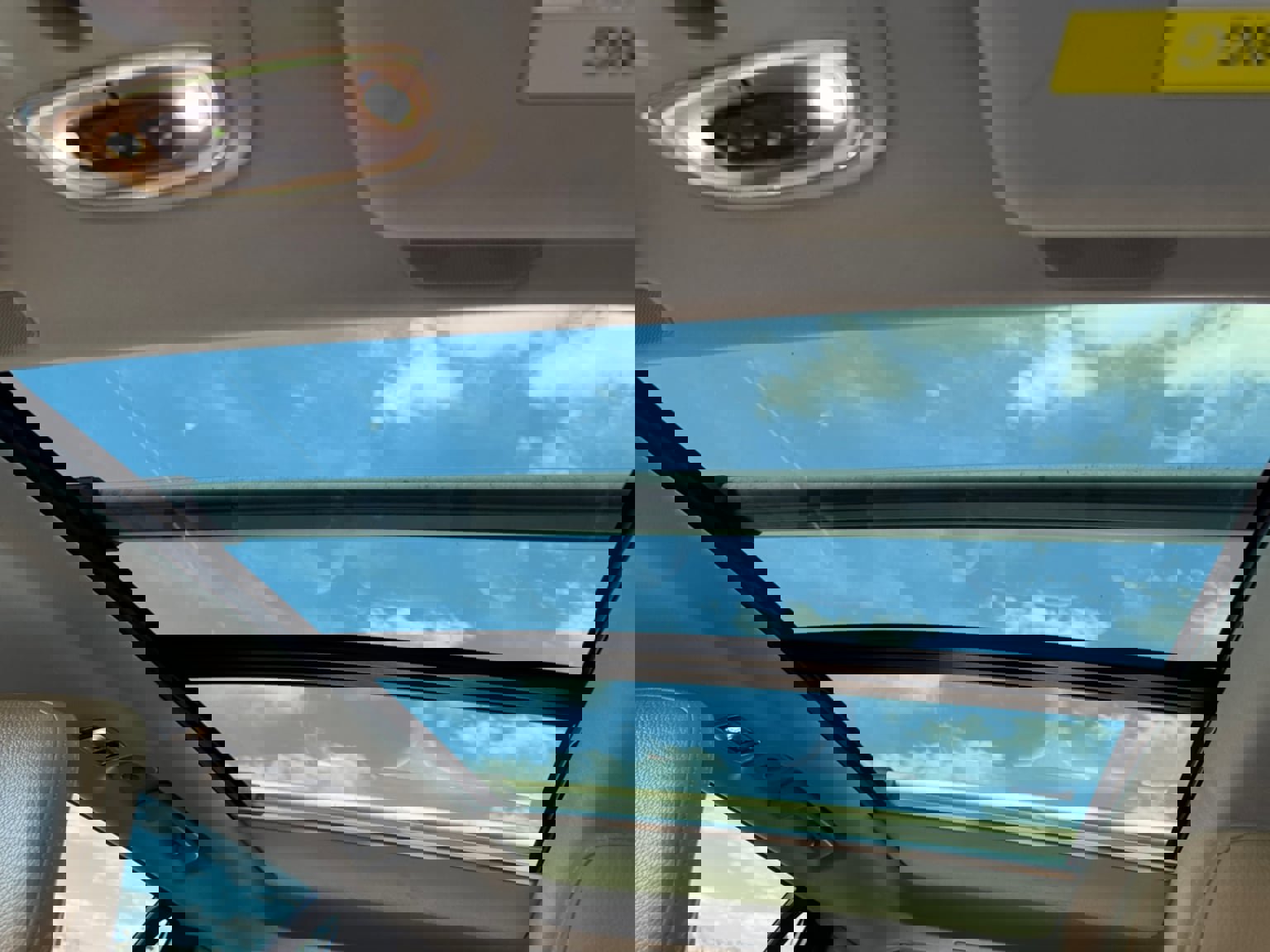 Used 2016 Volvo XC90 T6 Momentum w/ Momentum Plus Package AWD/4WD image 23