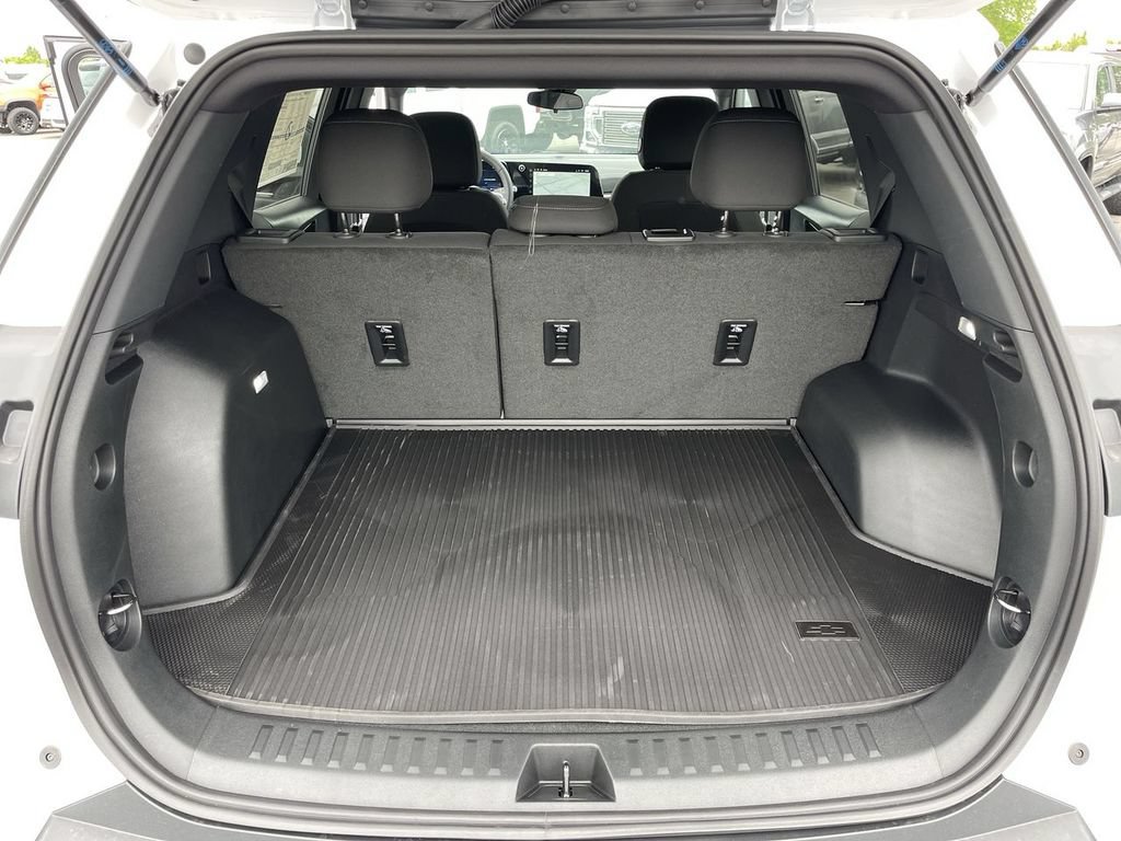 New 2026 Chevrolet Equinox LT w/ LPO, Floor Liner Package FWD image 23