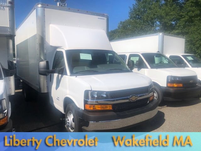 Used 2024 Chevrolet Express 4500 Extended w/ Power Convenience Package RWD image 2