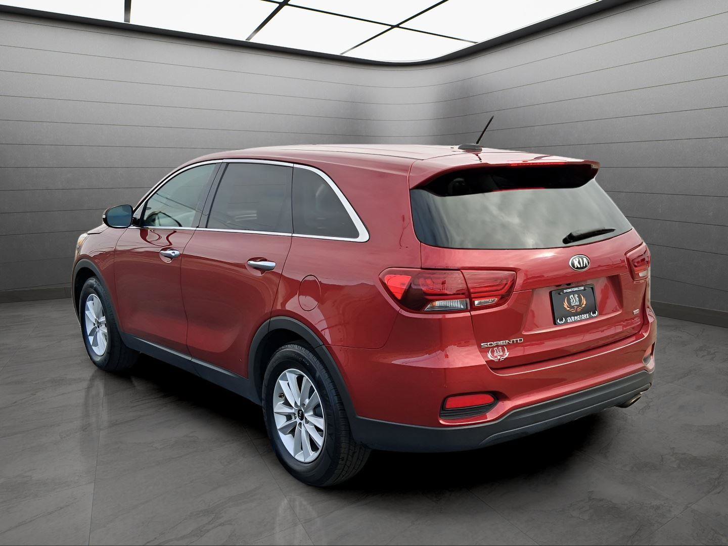 Used 2020 Kia Sorento LX image 3