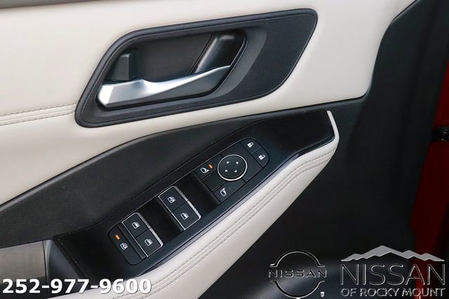 Certified 2024 Nissan Rogue SL FWD image 11