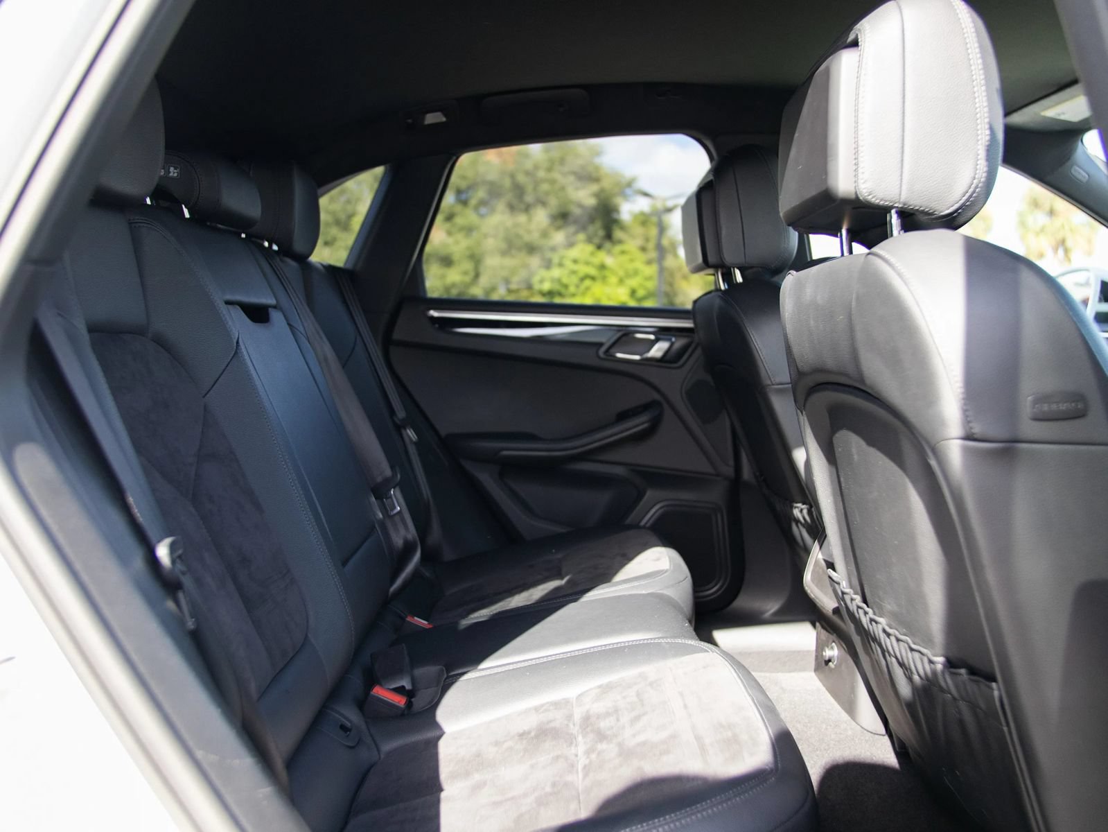 Used 2015 Porsche Macan S w/ Infotainment Package AWD/4WD image 25