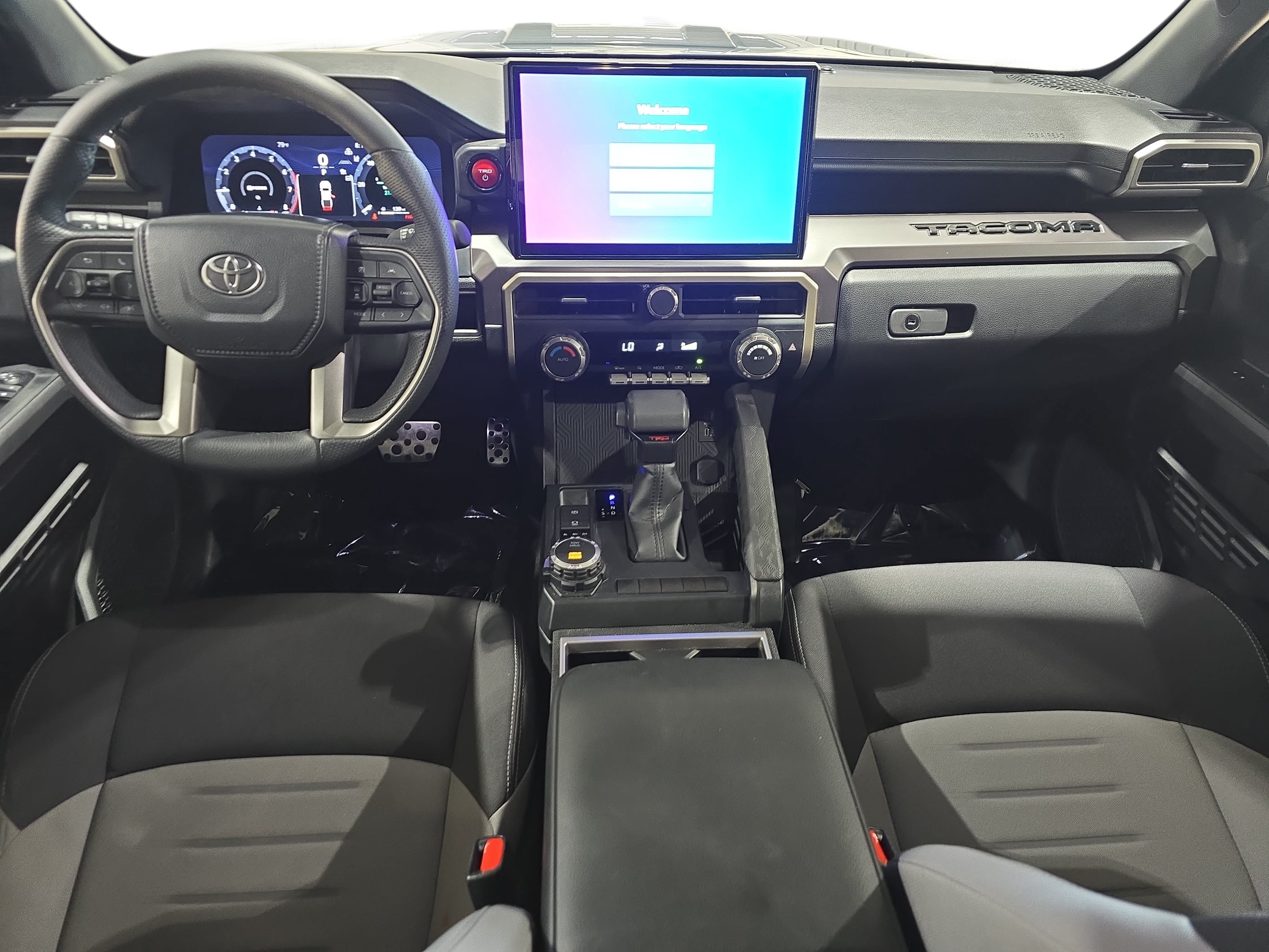 Used 2025 Toyota Tacoma TRD Sport AWD/4WD image 9