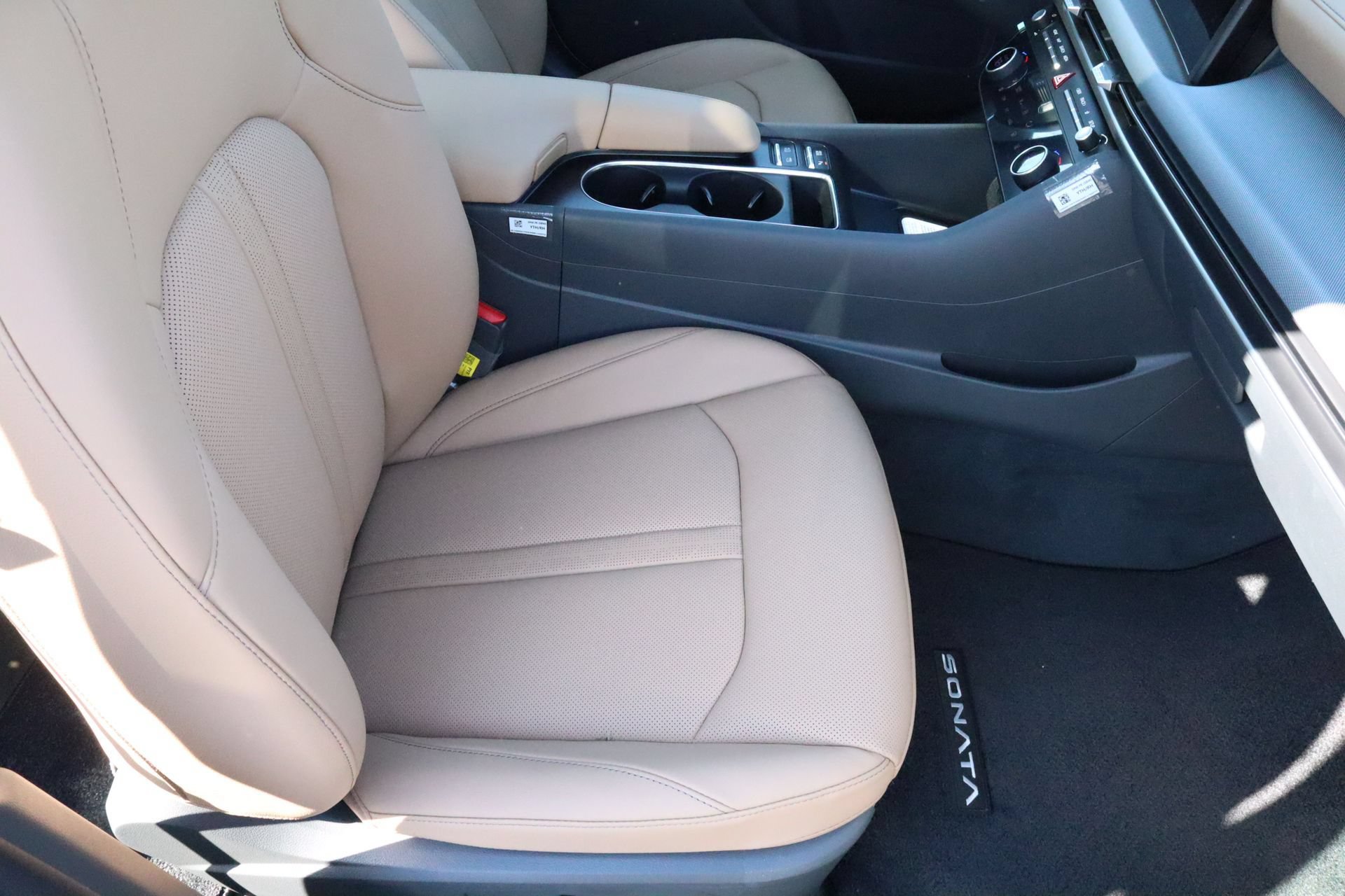 New 2026 Hyundai Sonata Limited FWD image 18