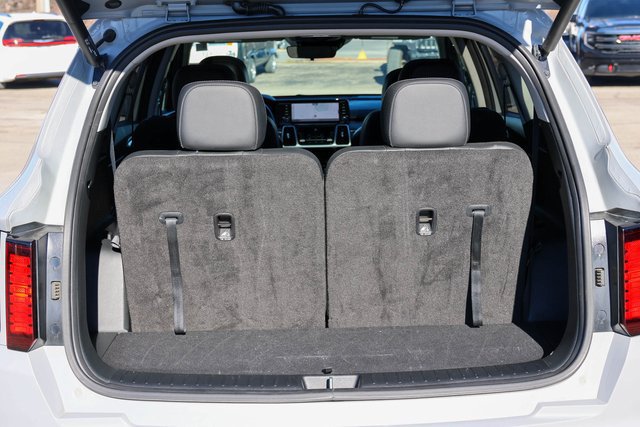 Used 2022 Kia Sorento EX w/ Panoramic Sunroof Package FWD image 8