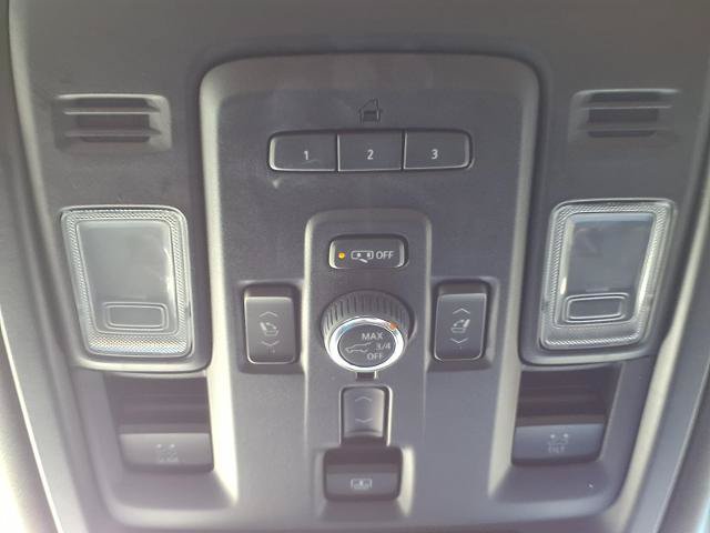 Used 2024 GMC Yukon Denali Ultimate AWD/4WD image 18