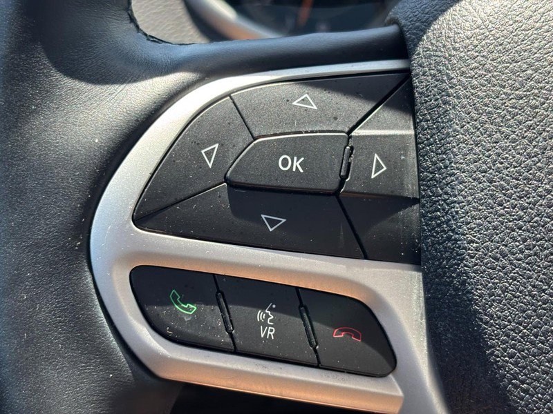 Used 2017 Jeep Cherokee Limited w/ Technology Group FWD image 17