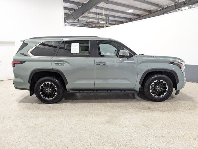 Used 2025 Toyota Sequoia 4WD image 2