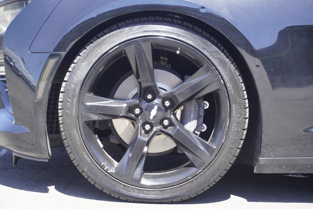 Used 2016 Chevrolet Camaro SS RWD image 29