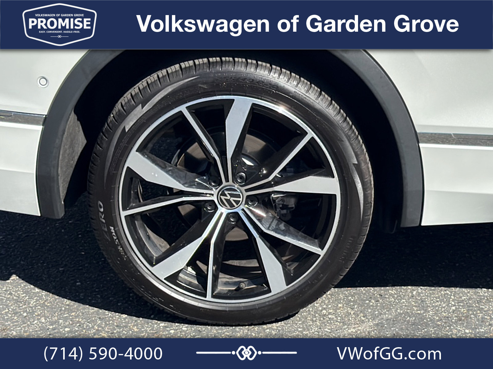 Used 2024 Volkswagen Tiguan SEL R-Line AWD/4WD image 10