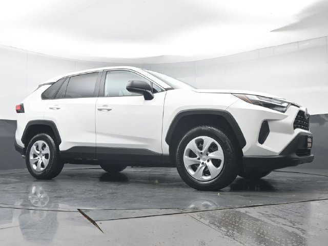 Certified 2025 Toyota RAV4 LE AWD/4WD image 33