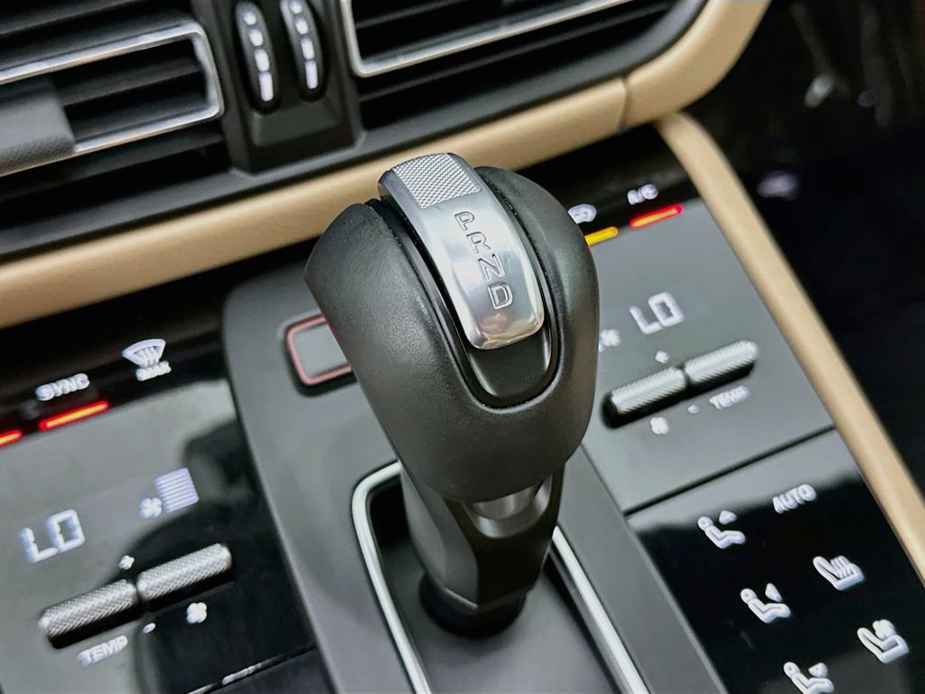 Certified 2026 Porsche Macan AWD/4WD image 19