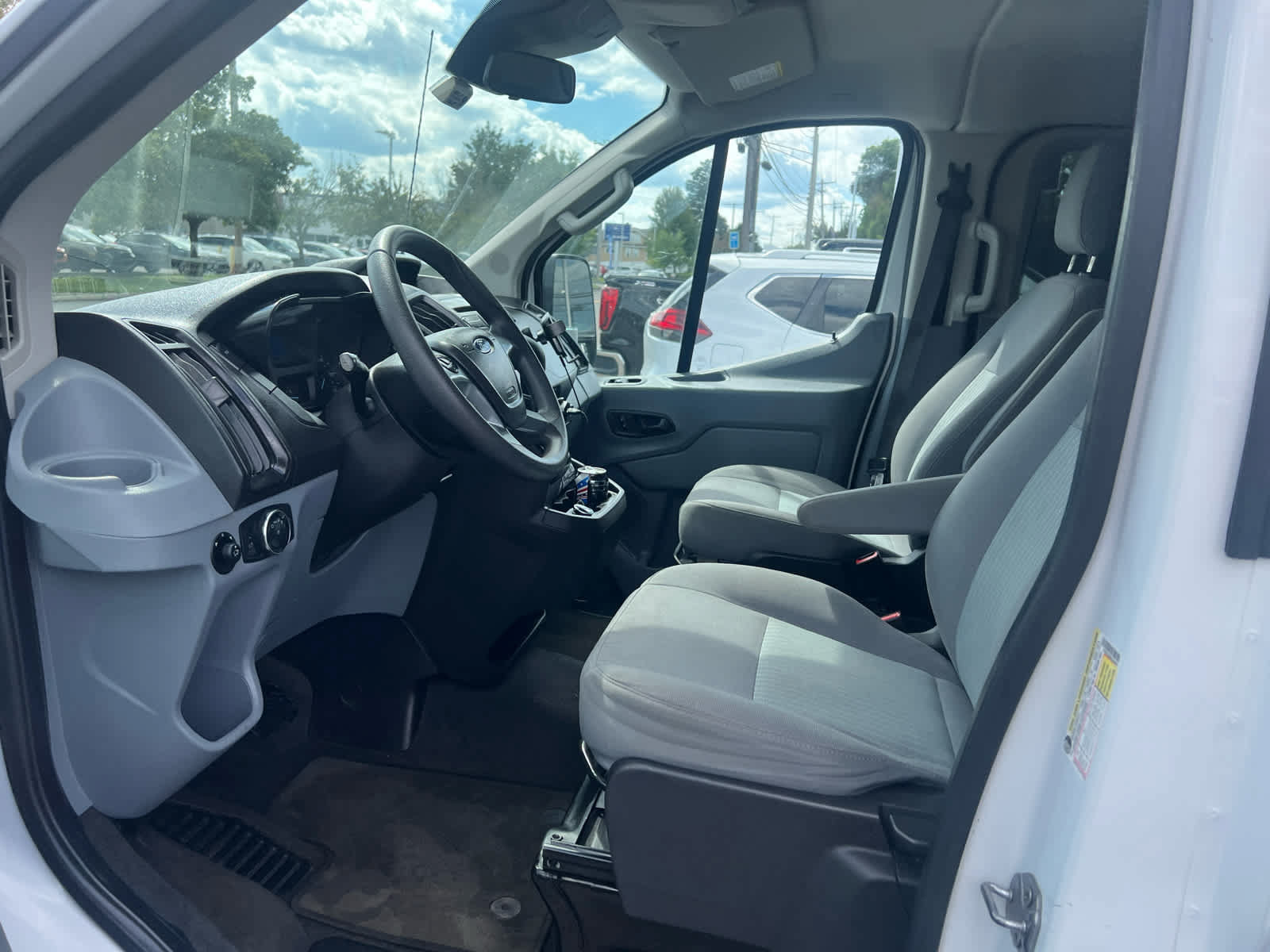Used 2019 Ford Transit 350 XLT RWD image 7