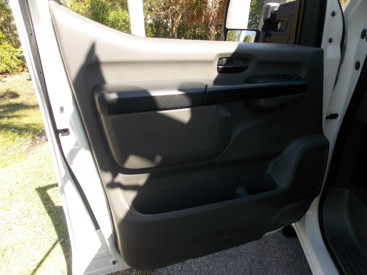 Used 2016 Nissan NV 3500 SV image 25