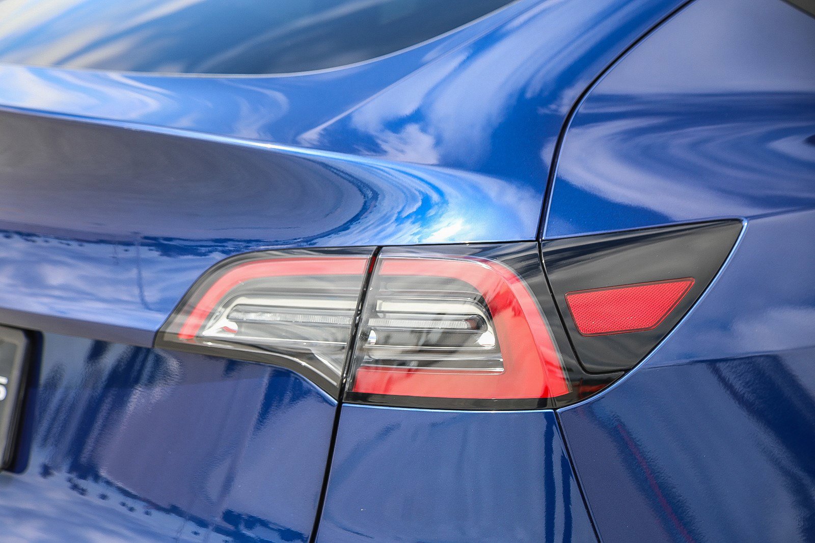 Used 2024 Tesla Model Y Long Range RWD image 9