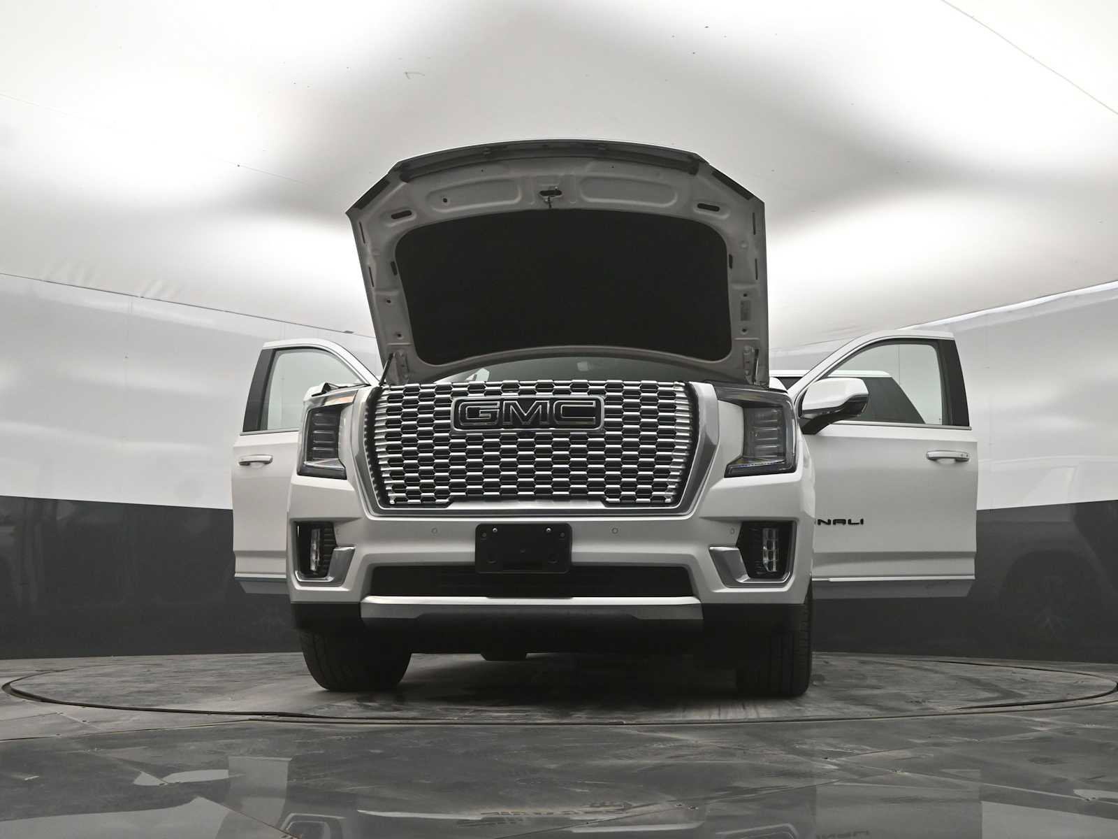 Used 2023 GMC Yukon Denali w/ Denali Reserve Package AWD/4WD image 50