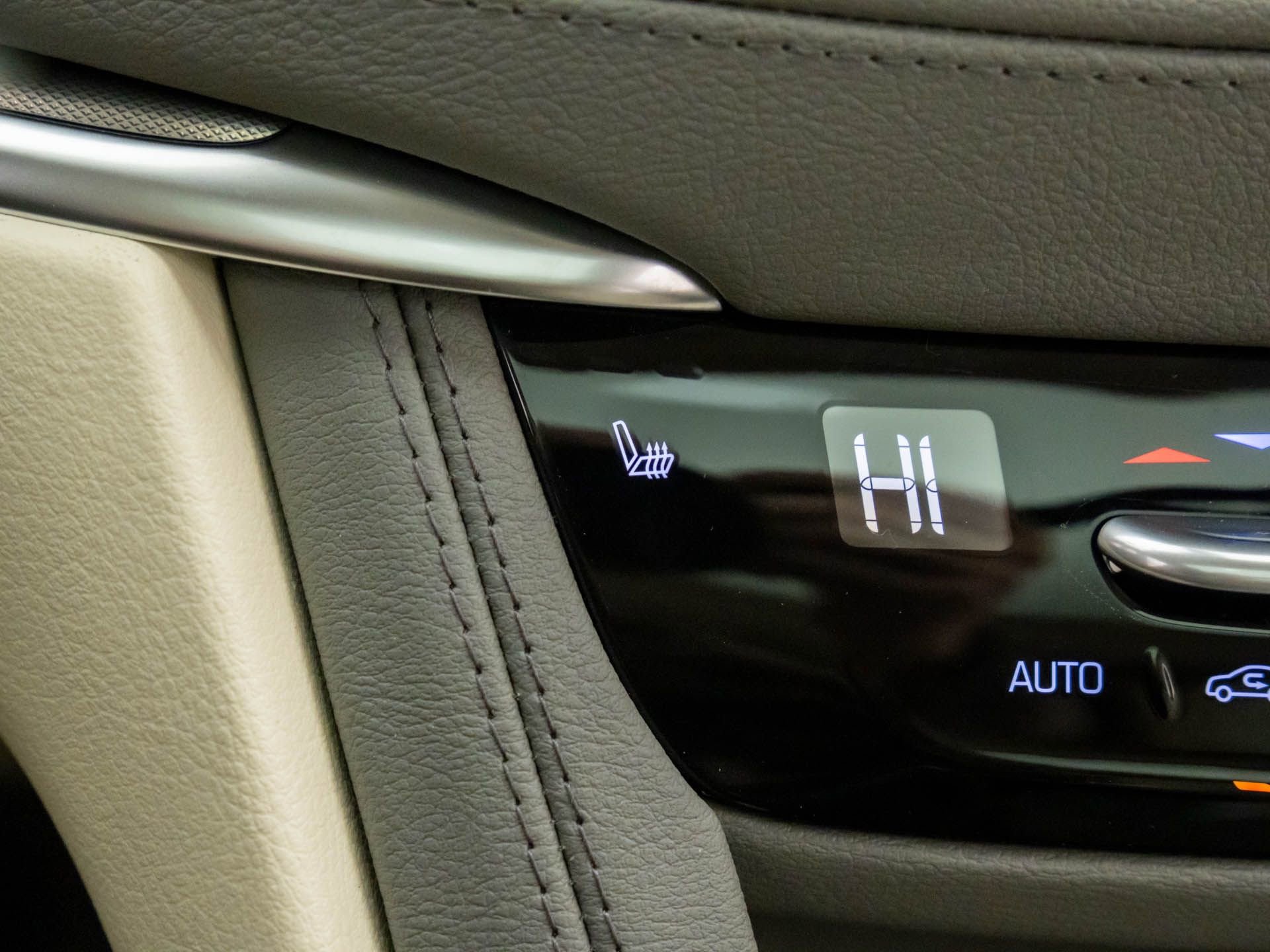 New 2026 Cadillac XT5 Premium Luxury w/ LPO, Floor Liner Package image 21