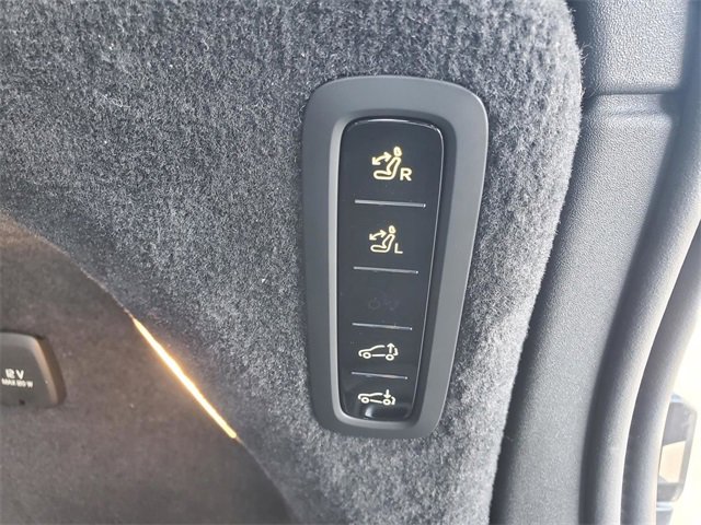 New 2025 Volvo EX90 Ultra image 35