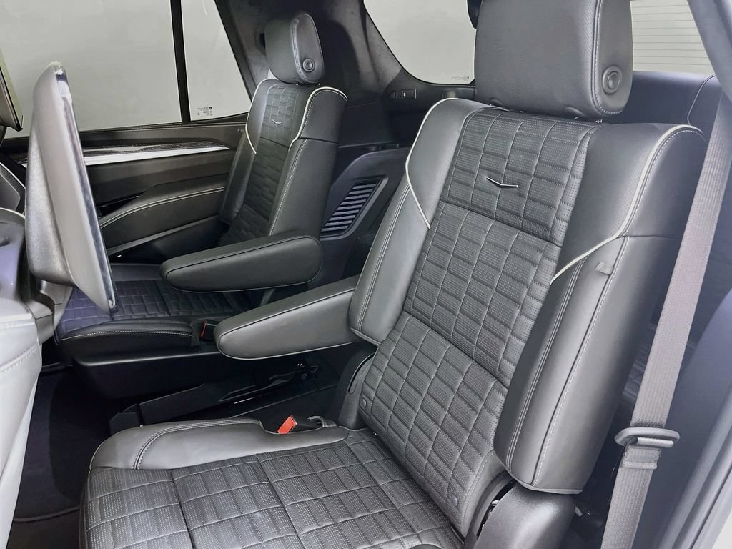 Used 2026 Cadillac Escalade V w/ LPO, ONYX Package AWD/4WD image 34