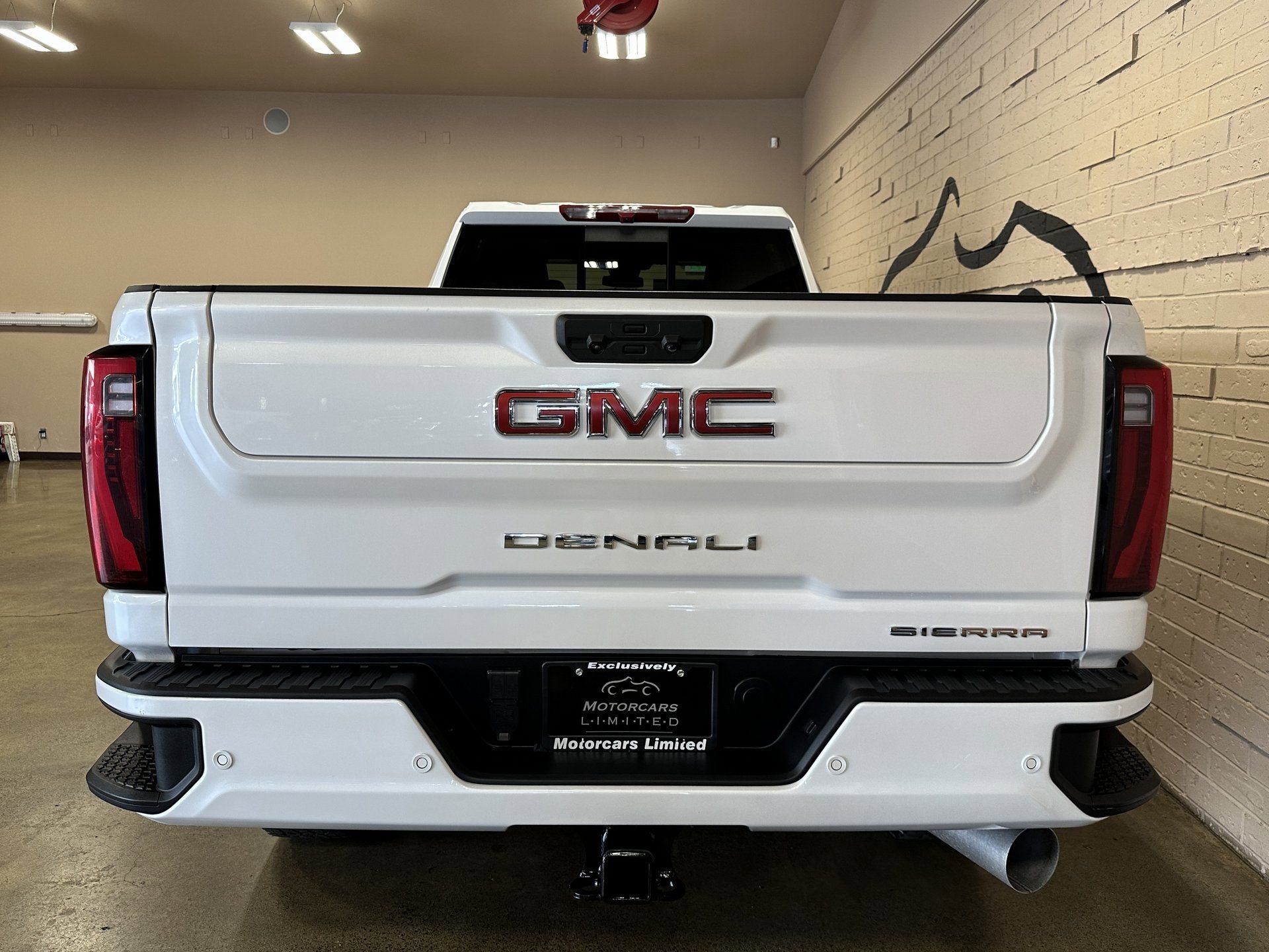 Used 2024 GMC Sierra 3500 Denali image 6